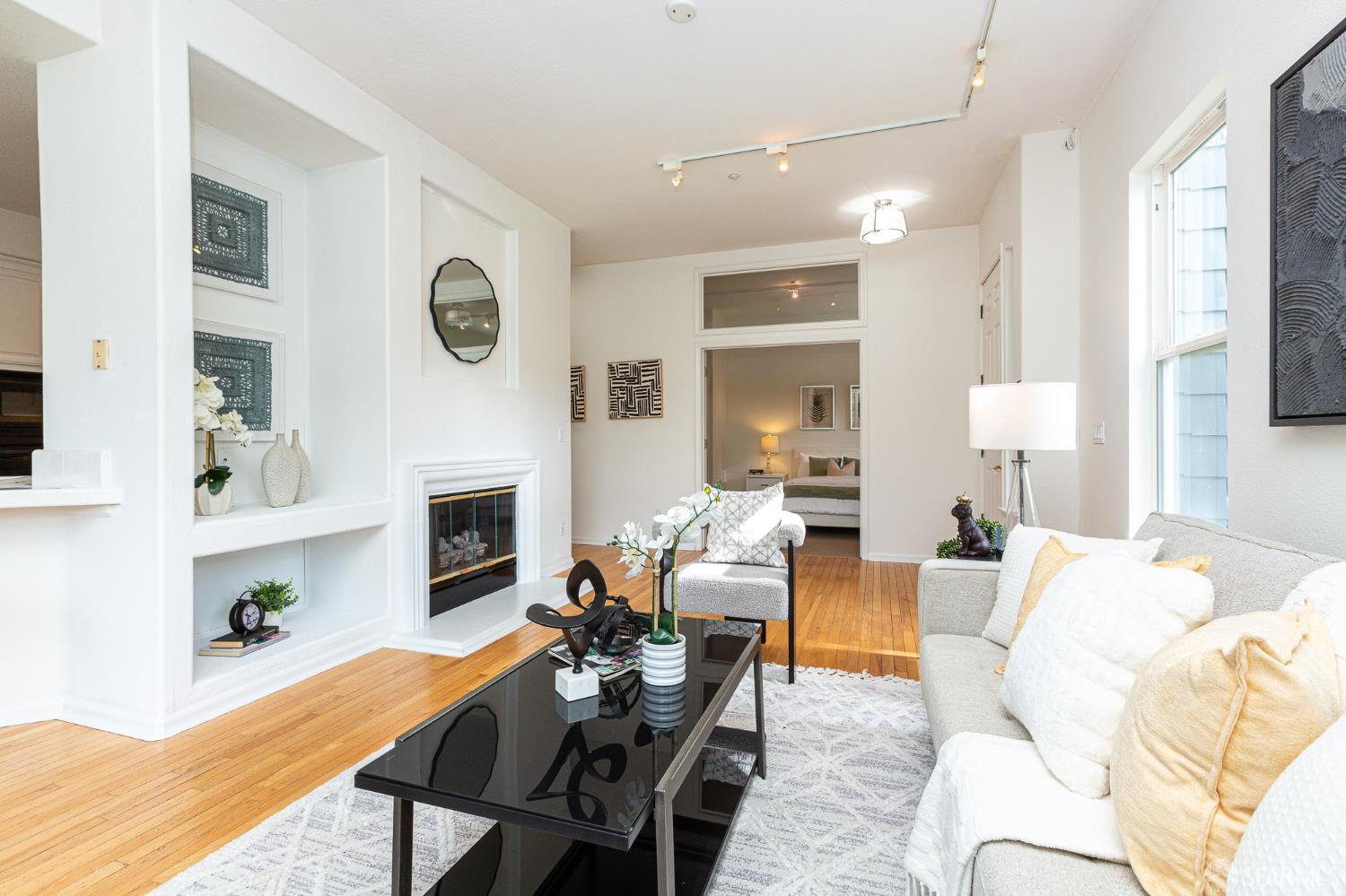 Detail Gallery Image 3 of 50 For 141 Kestrel Ct, Brisbane,  CA 94005 - 2 Beds | 2 Baths