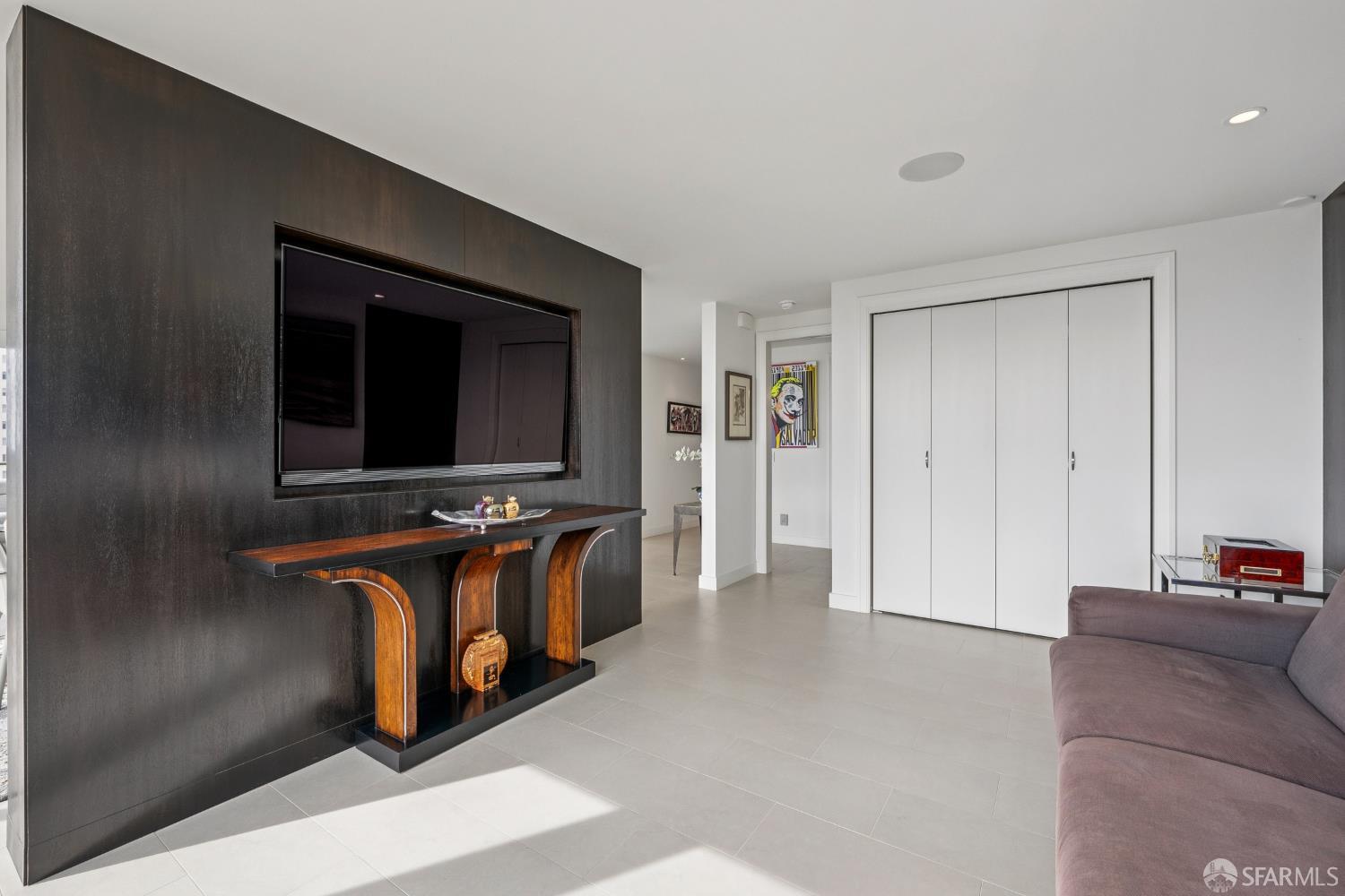 Detail Gallery Image 20 of 42 For 999 Green St #1702,  San Francisco,  CA 94133 - 3 Beds | 3 Baths