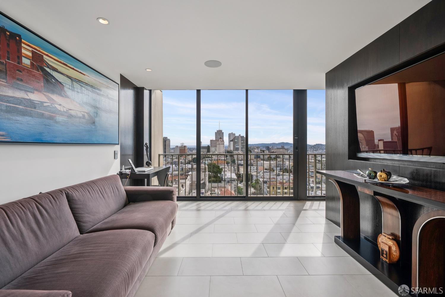 Detail Gallery Image 19 of 42 For 999 Green St #1702,  San Francisco,  CA 94133 - 3 Beds | 3 Baths