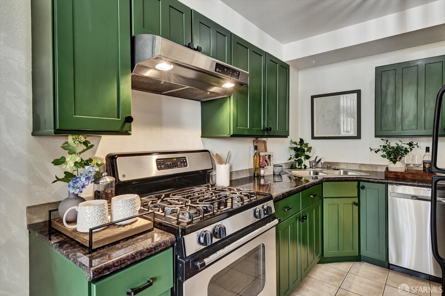 Detail Gallery Image 14 of 36 For 425 28th St #202A,  Oakland,  CA 94609 - 1 Beds | 1/1 Baths