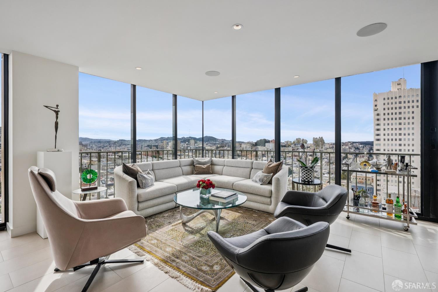 Detail Gallery Image 8 of 42 For 999 Green St #1702,  San Francisco,  CA 94133 - 3 Beds | 3 Baths