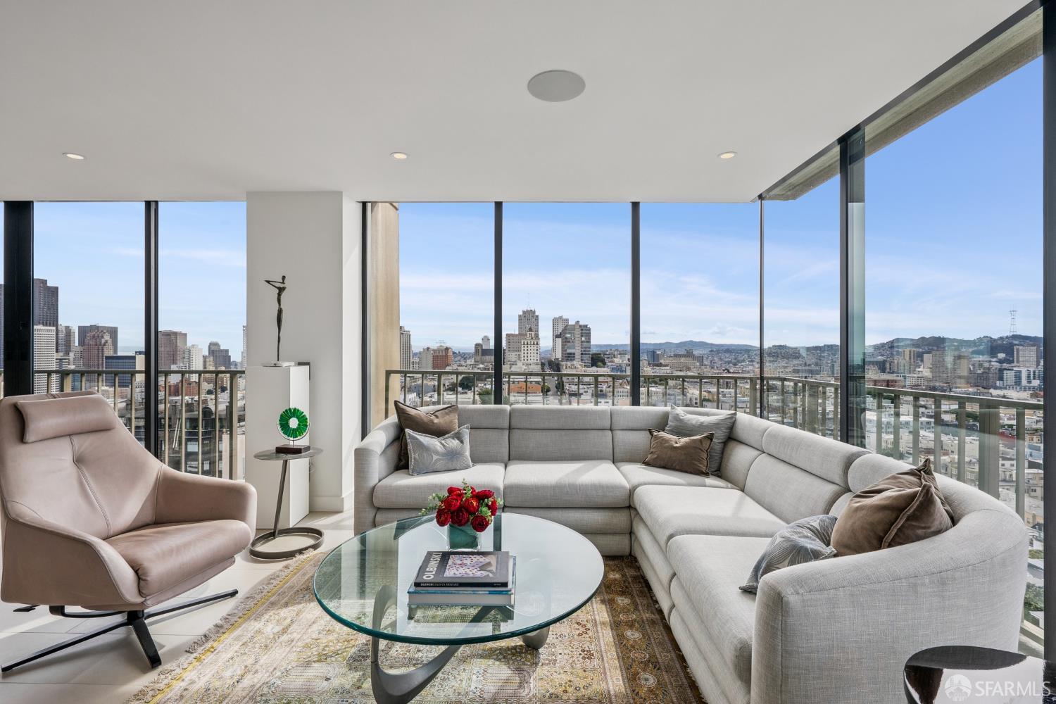 Detail Gallery Image 9 of 42 For 999 Green St #1702,  San Francisco,  CA 94133 - 3 Beds | 3 Baths