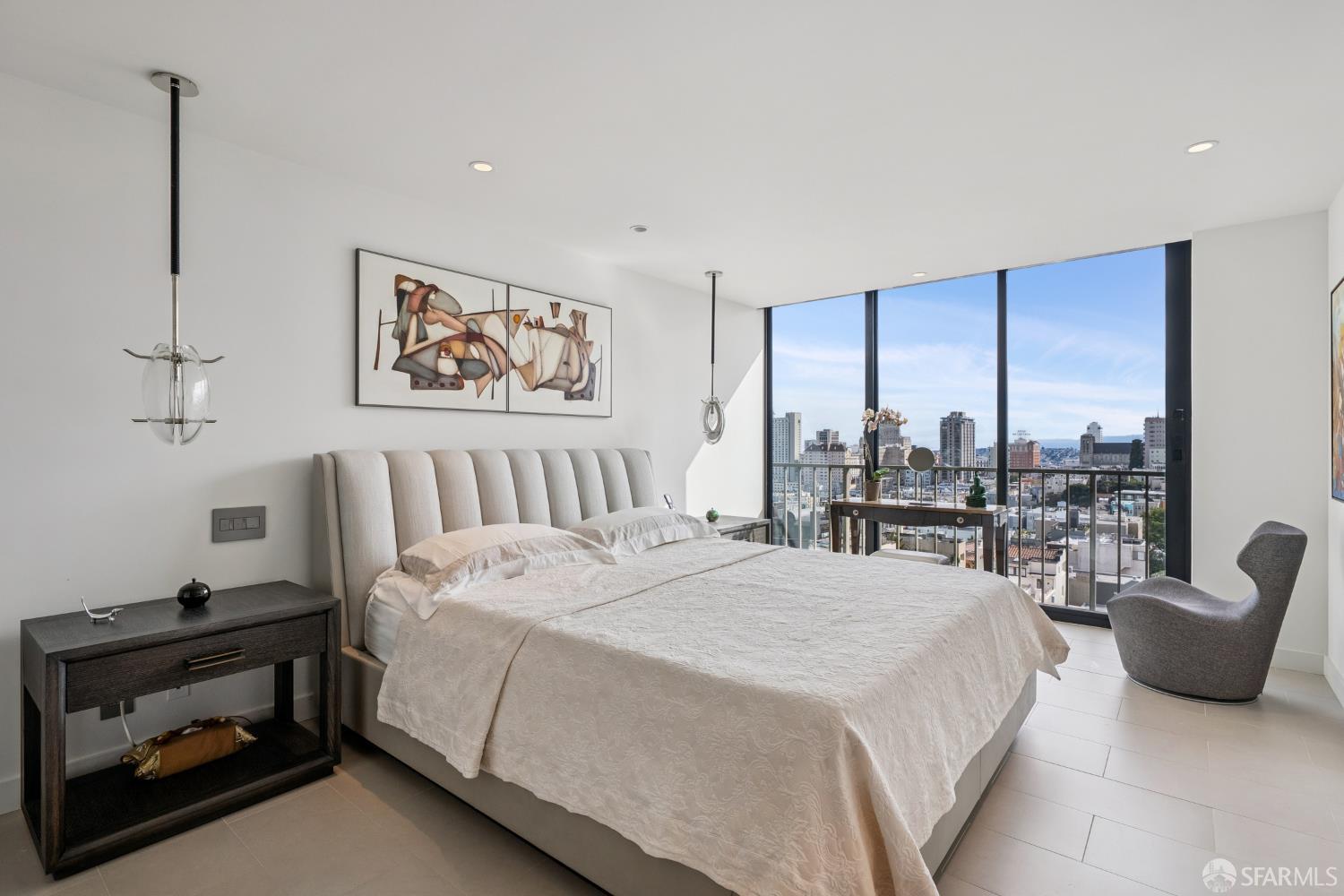 Detail Gallery Image 26 of 42 For 999 Green St #1702,  San Francisco,  CA 94133 - 3 Beds | 3 Baths