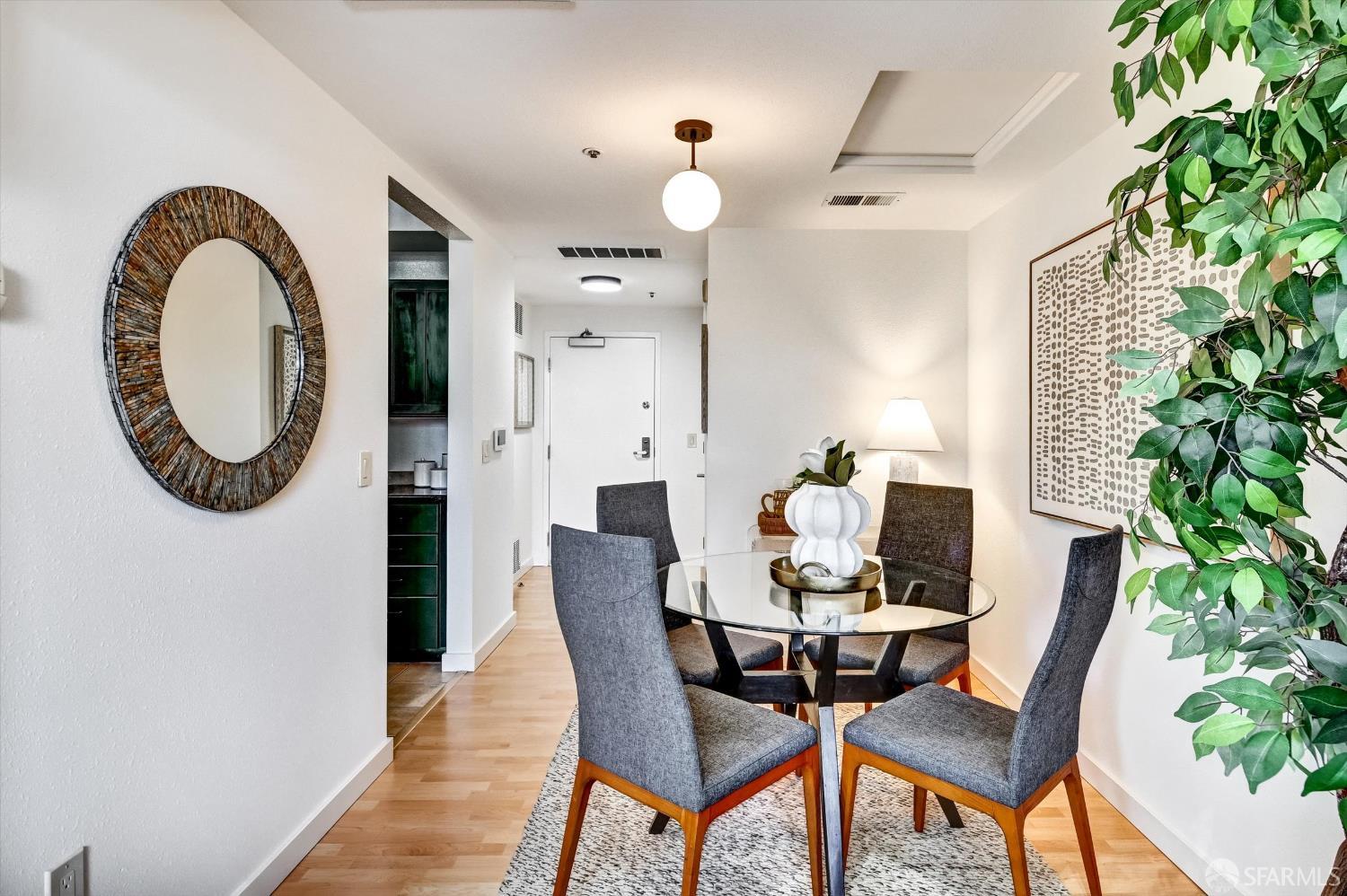 Detail Gallery Image 5 of 36 For 425 28th St #202A,  Oakland,  CA 94609 - 1 Beds | 1/1 Baths