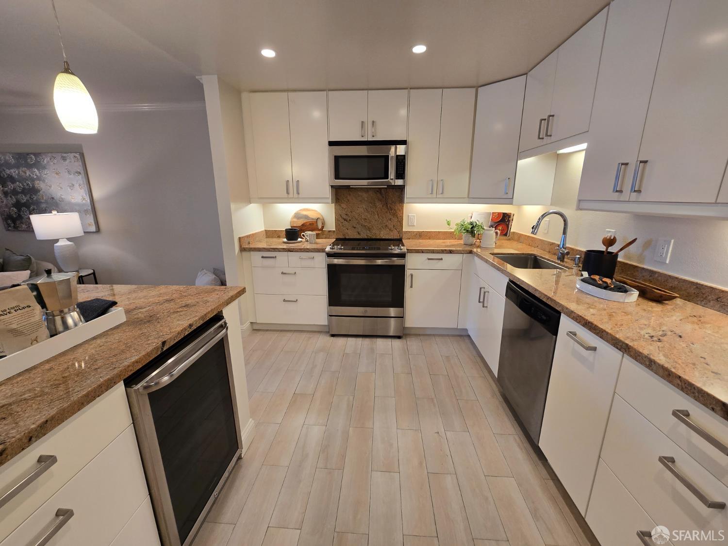 Detail Gallery Image 6 of 27 For 1171 Compass Ln #209,  Foster City,  CA 94404 - 2 Beds | 2 Baths