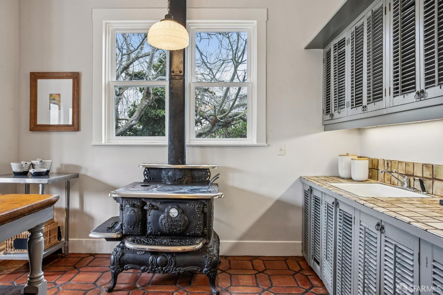 Detail Gallery Image 25 of 68 For 1556 Revere Ave, San Francisco,  CA 94124 - 5 Beds | 3 Baths