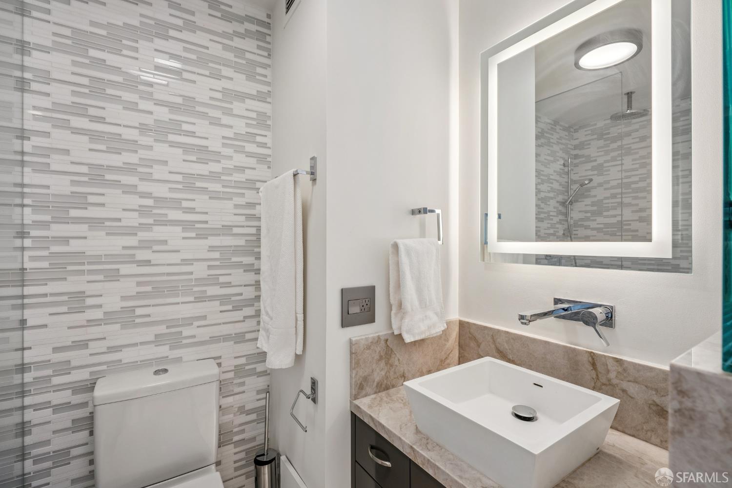 Detail Gallery Image 34 of 42 For 999 Green St #1702,  San Francisco,  CA 94133 - 3 Beds | 3 Baths