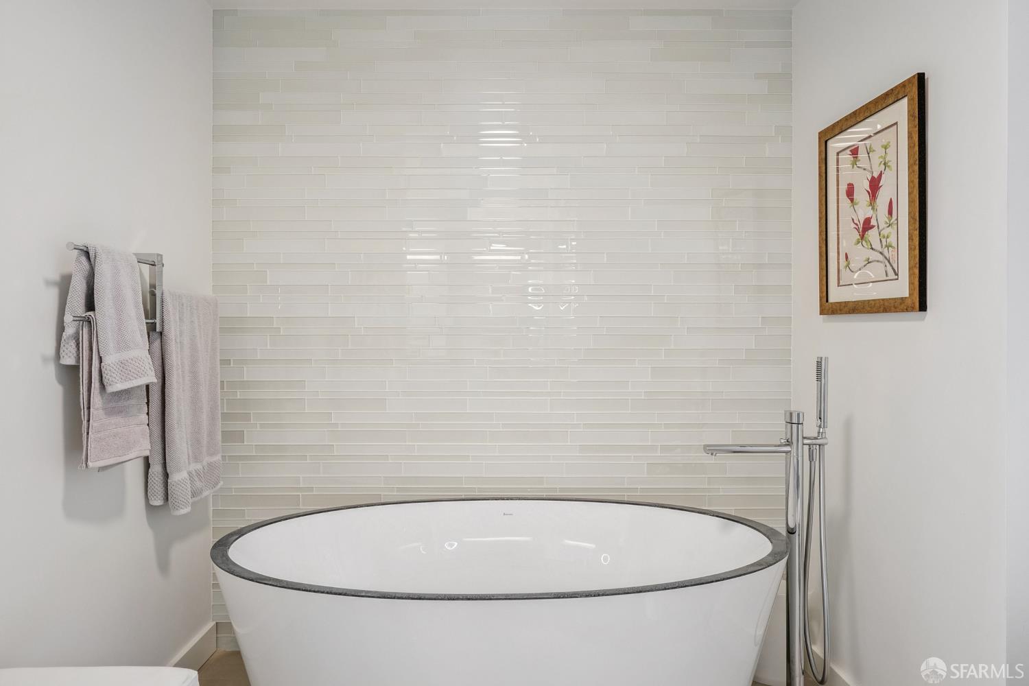 Detail Gallery Image 30 of 42 For 999 Green St #1702,  San Francisco,  CA 94133 - 3 Beds | 3 Baths