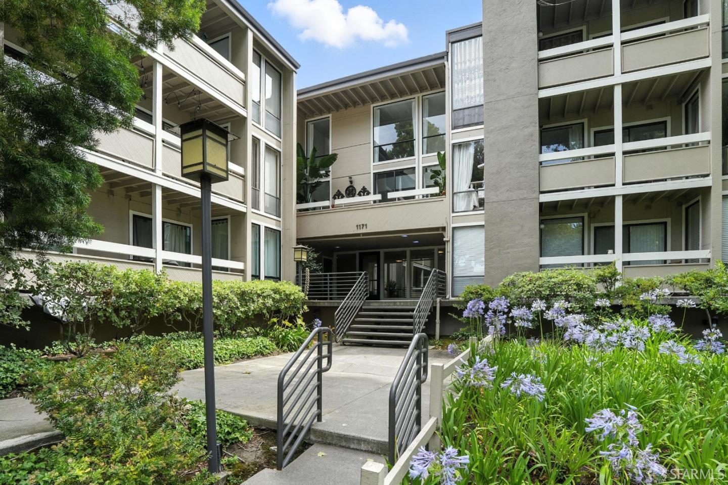 Front Image Thumbnail for SF426105823