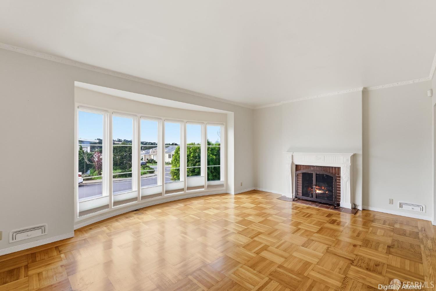 Detail Gallery Image 4 of 40 For 98 Lake Forest Dr, Daly City,  CA 94015 - 3 Beds | 2 Baths