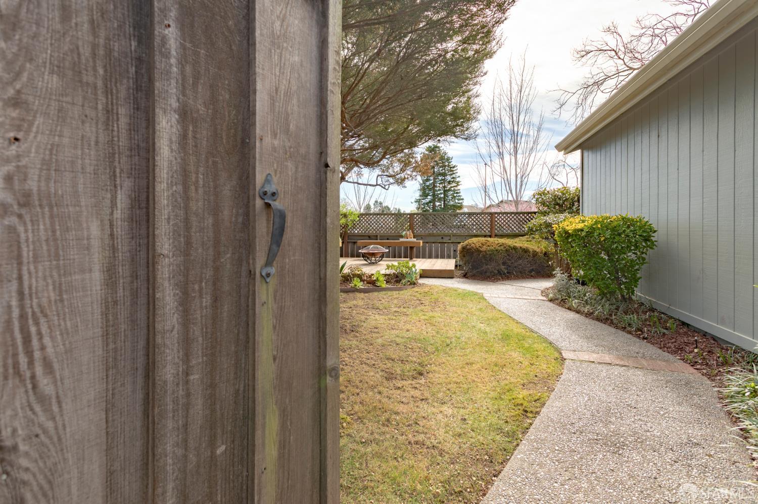 Detail Gallery Image 29 of 31 For 267 Ennismore Ct, Alameda,  CA 94502 - 3 Beds | 2 Baths