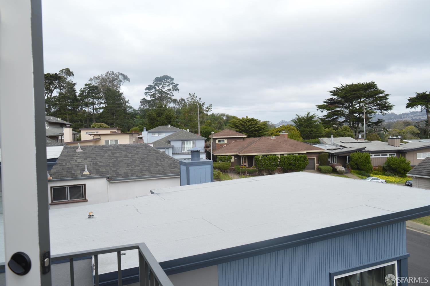 Detail Gallery Image 30 of 41 For 87 Lakemont Dr, Daly City,  CA 94015 - 3 Beds | 2 Baths