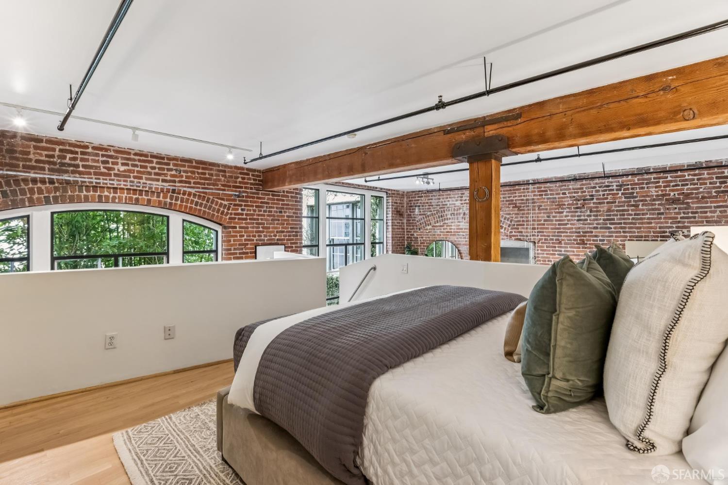 Photo #19: 425022753 Listing: Photo #19