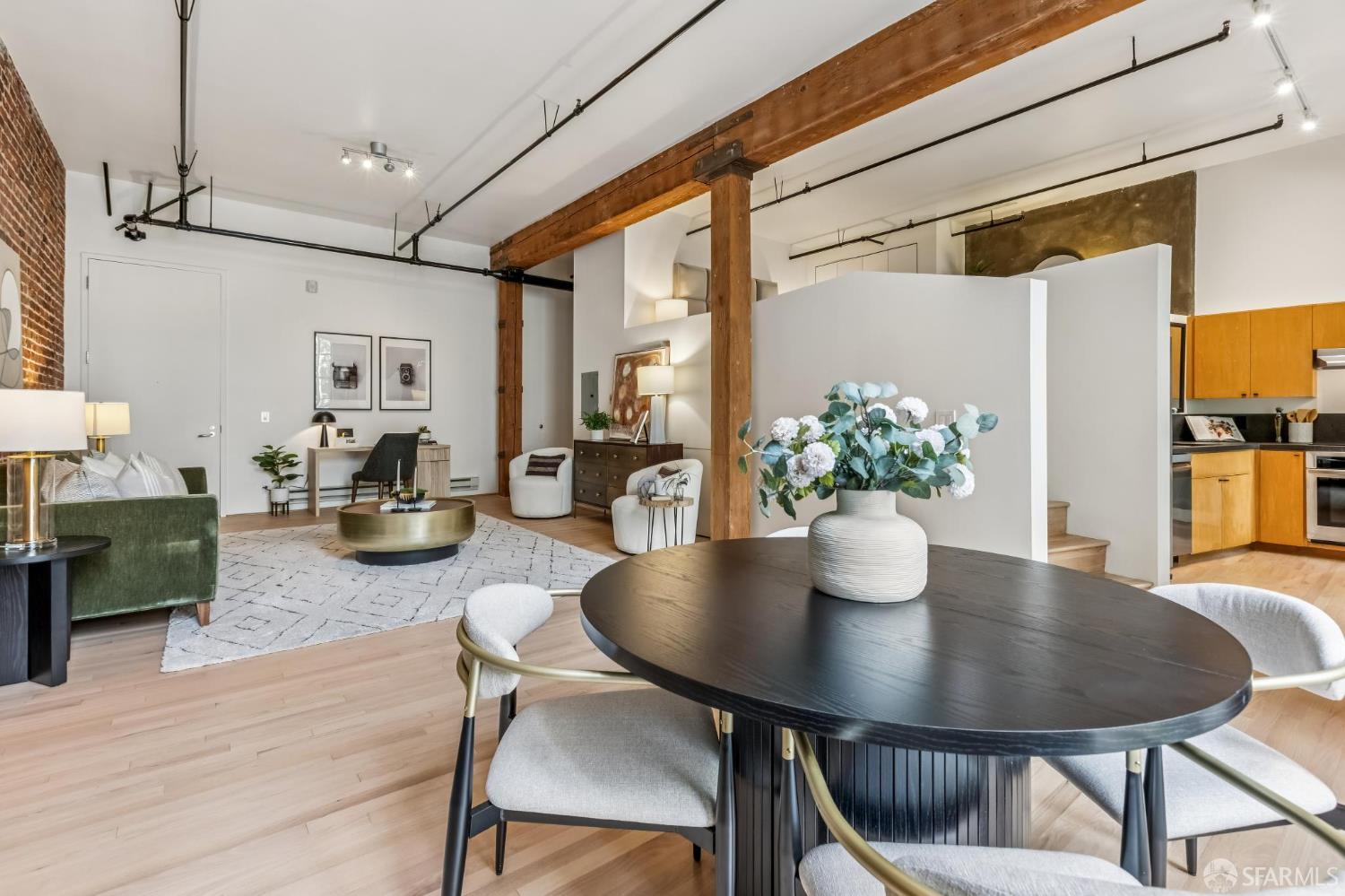 Photo #10: 425022753 Listing: Photo #10