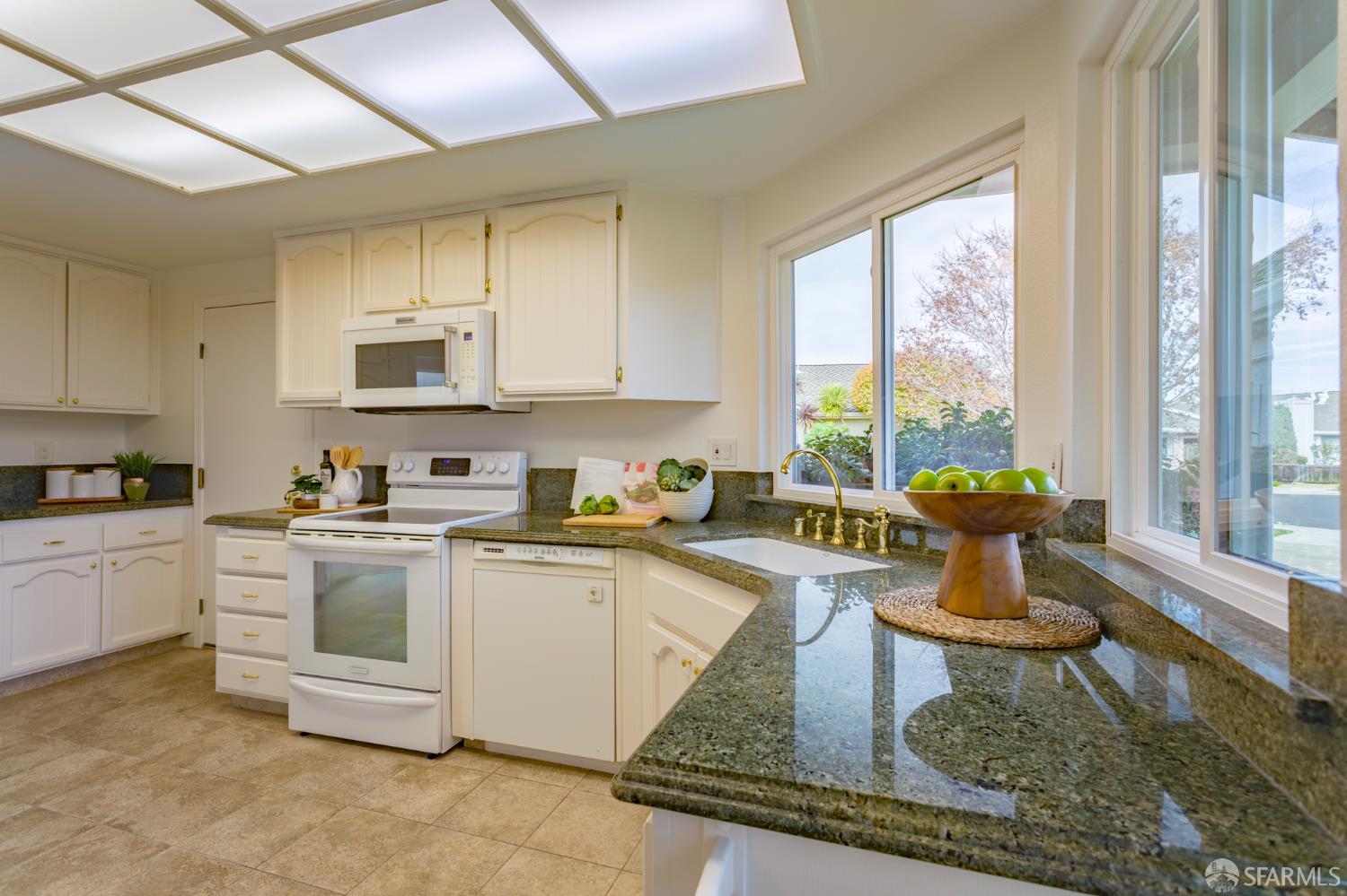 Detail Gallery Image 11 of 31 For 267 Ennismore Ct, Alameda,  CA 94502 - 3 Beds | 2 Baths