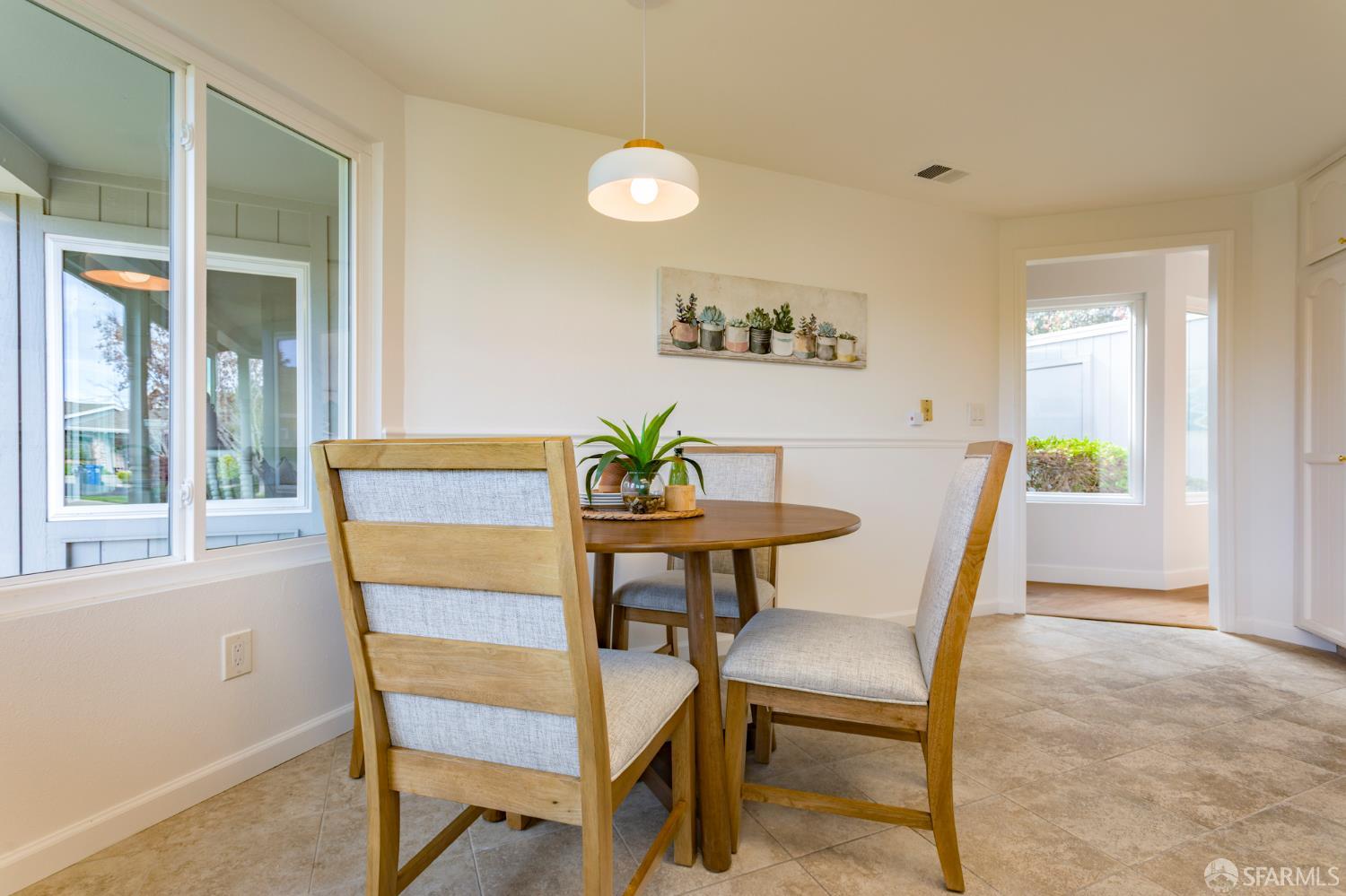 Detail Gallery Image 9 of 31 For 267 Ennismore Ct, Alameda,  CA 94502 - 3 Beds | 2 Baths