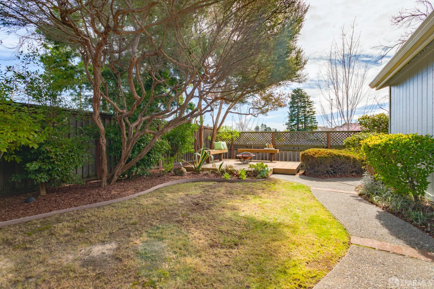 Detail Gallery Image 28 of 31 For 267 Ennismore Ct, Alameda,  CA 94502 - 3 Beds | 2 Baths