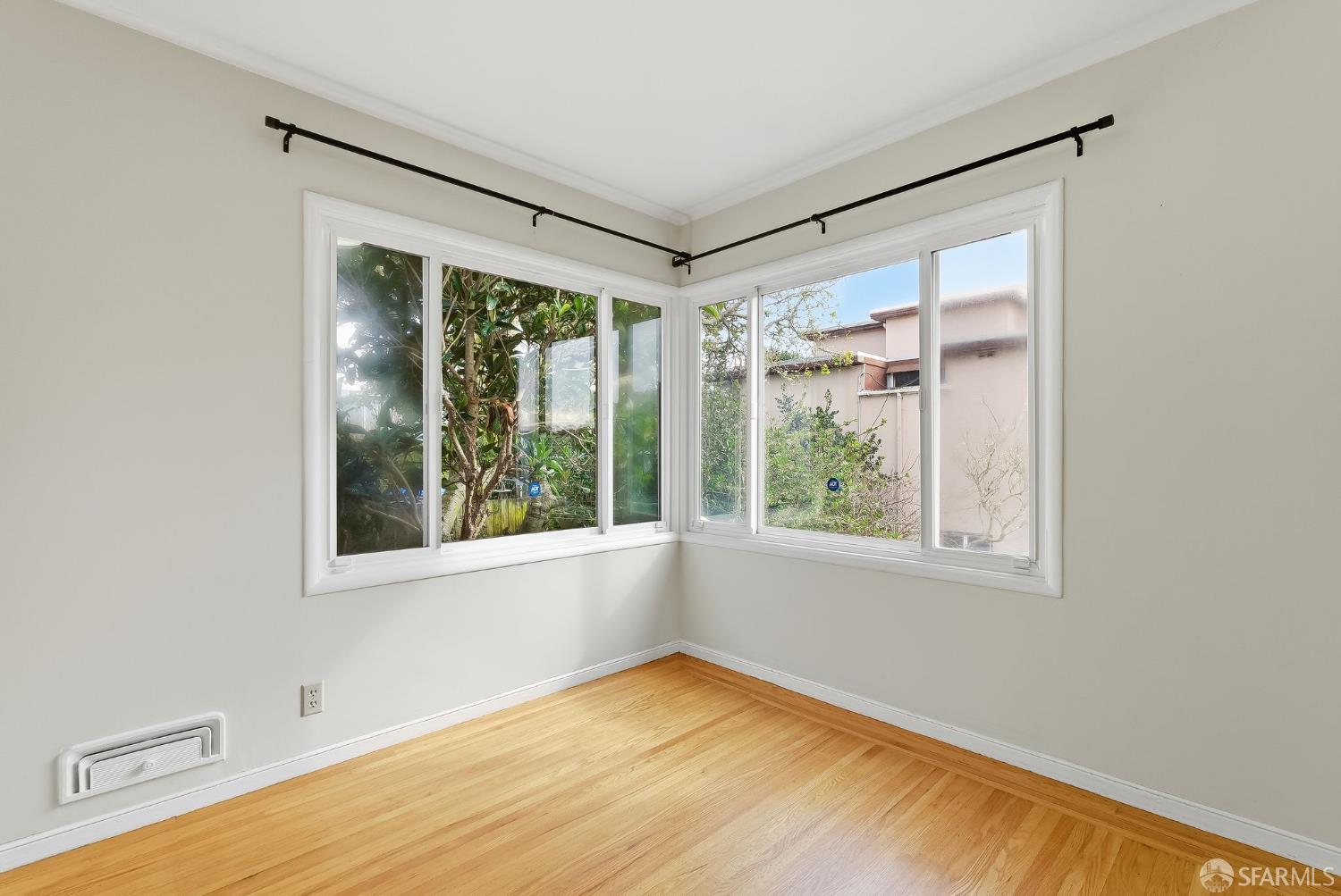 Detail Gallery Image 14 of 40 For 98 Lake Forest Dr, Daly City,  CA 94015 - 3 Beds | 2 Baths