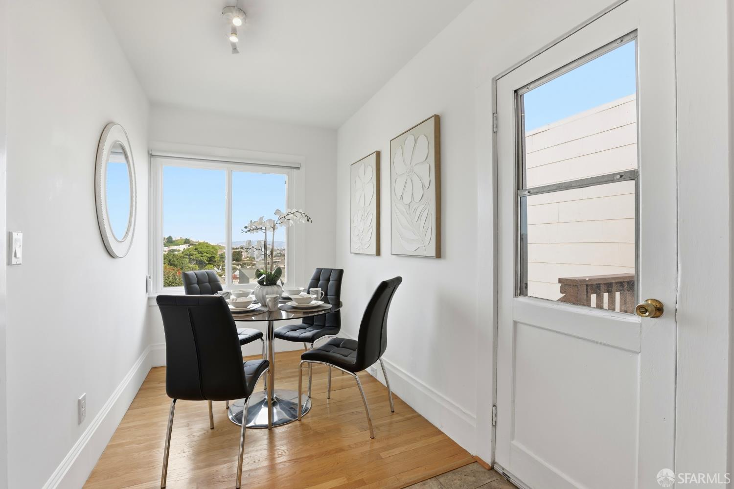 Detail Gallery Image 16 of 44 For 28 Shakespeare St, Daly City,  CA 94014 - 4 Beds | 3 Baths