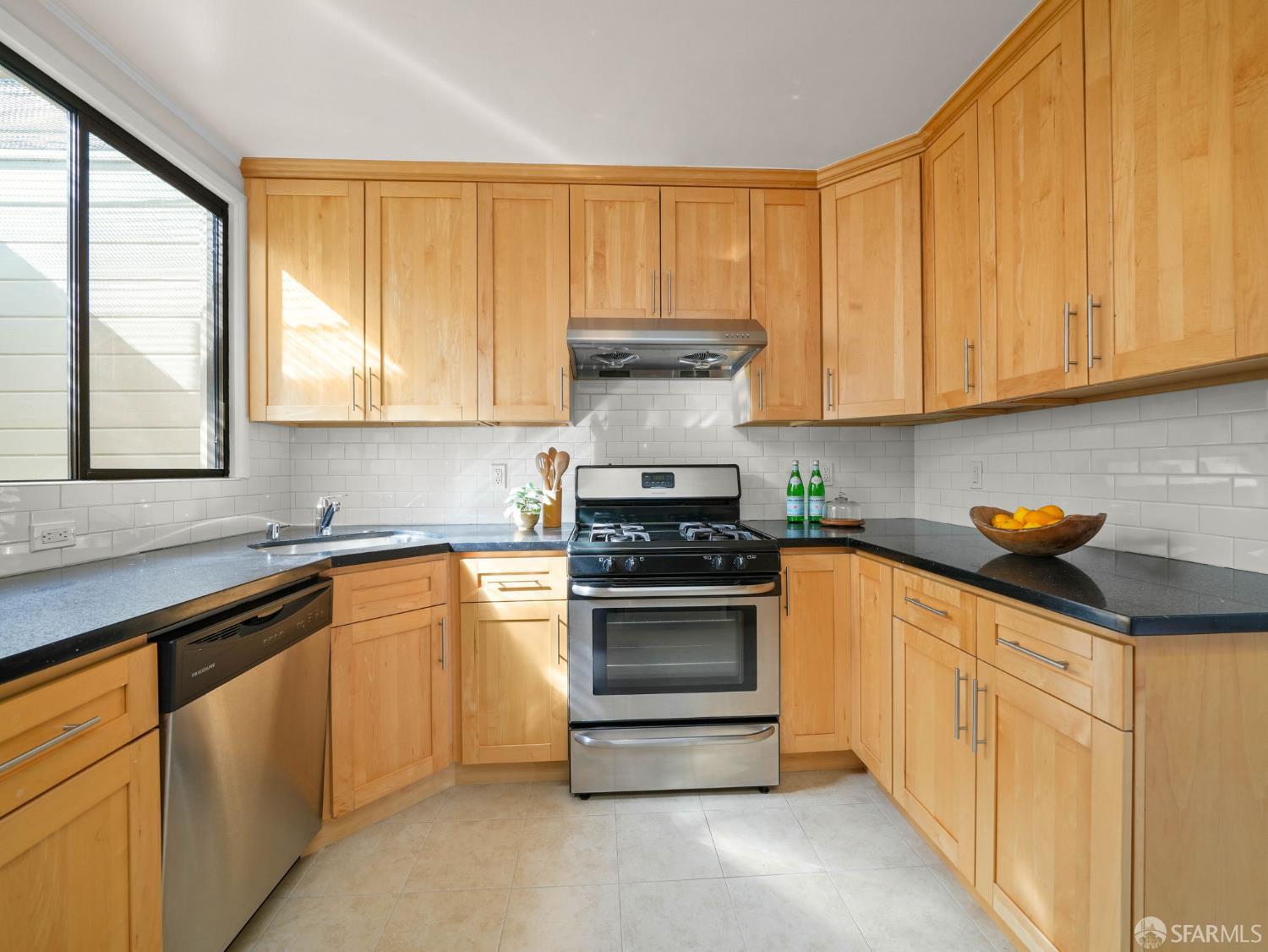 Detail Gallery Image 11 of 37 For 3427 Lincoln Way, San Francisco,  CA 94122 - – Beds | – Baths