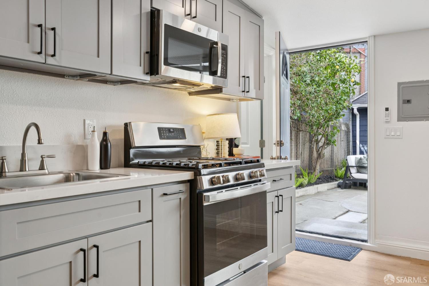 Detail Gallery Image 53 of 83 For 3369 Cesar Chavez St, San Francisco,  CA 94110 - 4 Beds | 4 Baths