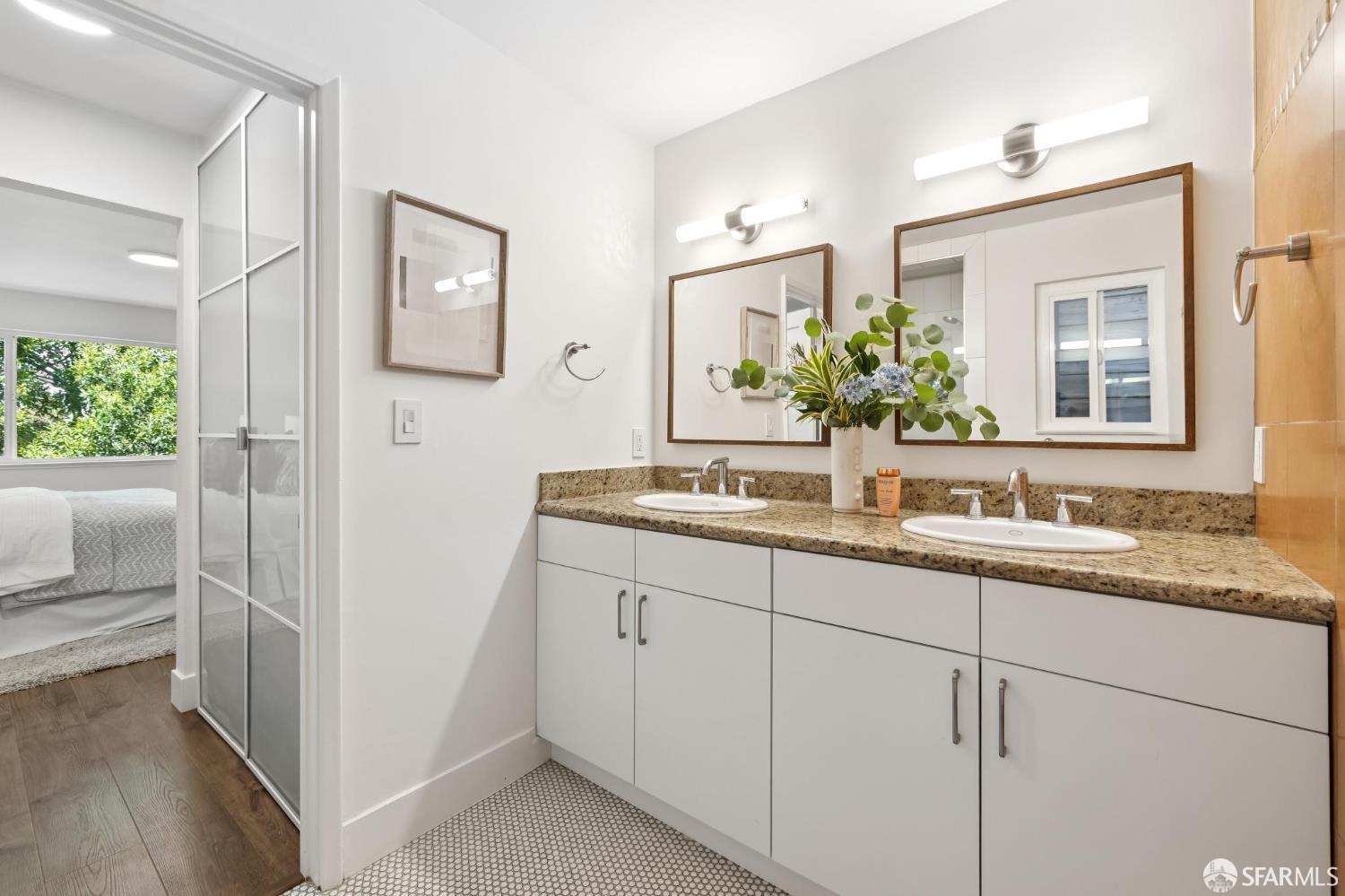 Detail Gallery Image 12 of 27 For 118 Ortega St, San Francisco,  CA 94122 - 4 Beds | 3 Baths