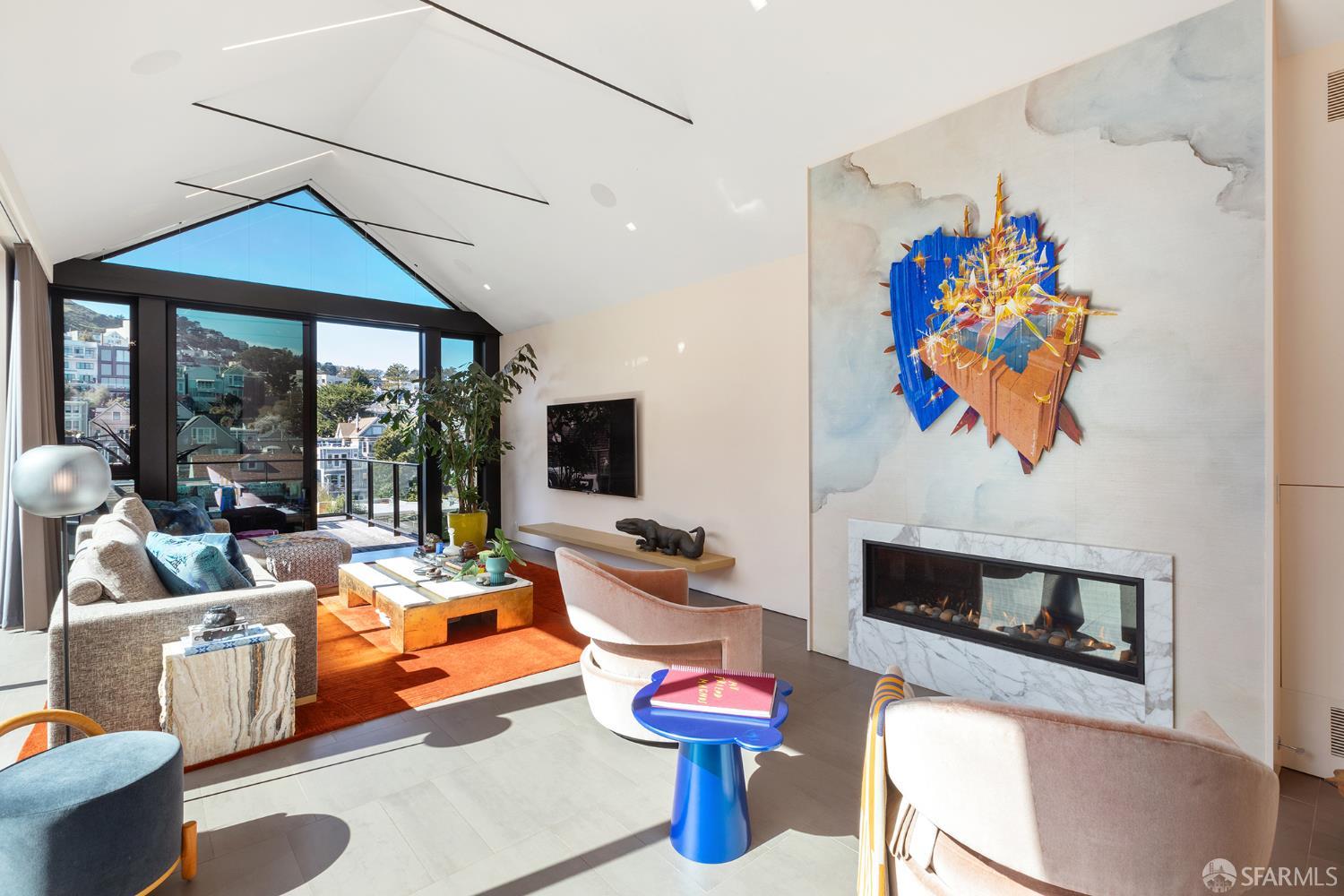 Detail Gallery Image 9 of 99 For 335 Diamond St, San Francisco,  CA 94114 - 2 Beds | 3 Baths