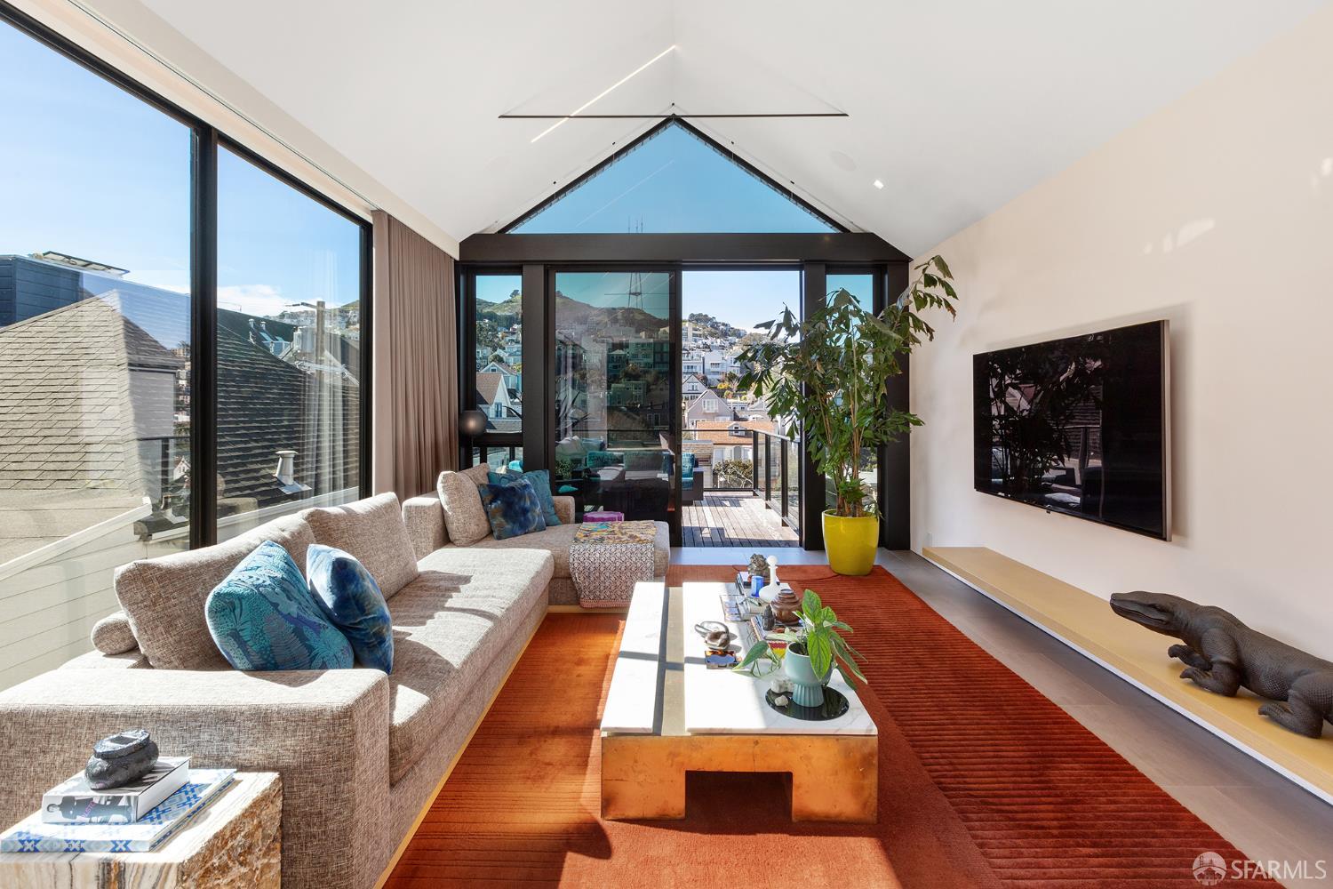 Detail Gallery Image 7 of 99 For 335 Diamond St, San Francisco,  CA 94114 - 2 Beds | 3 Baths