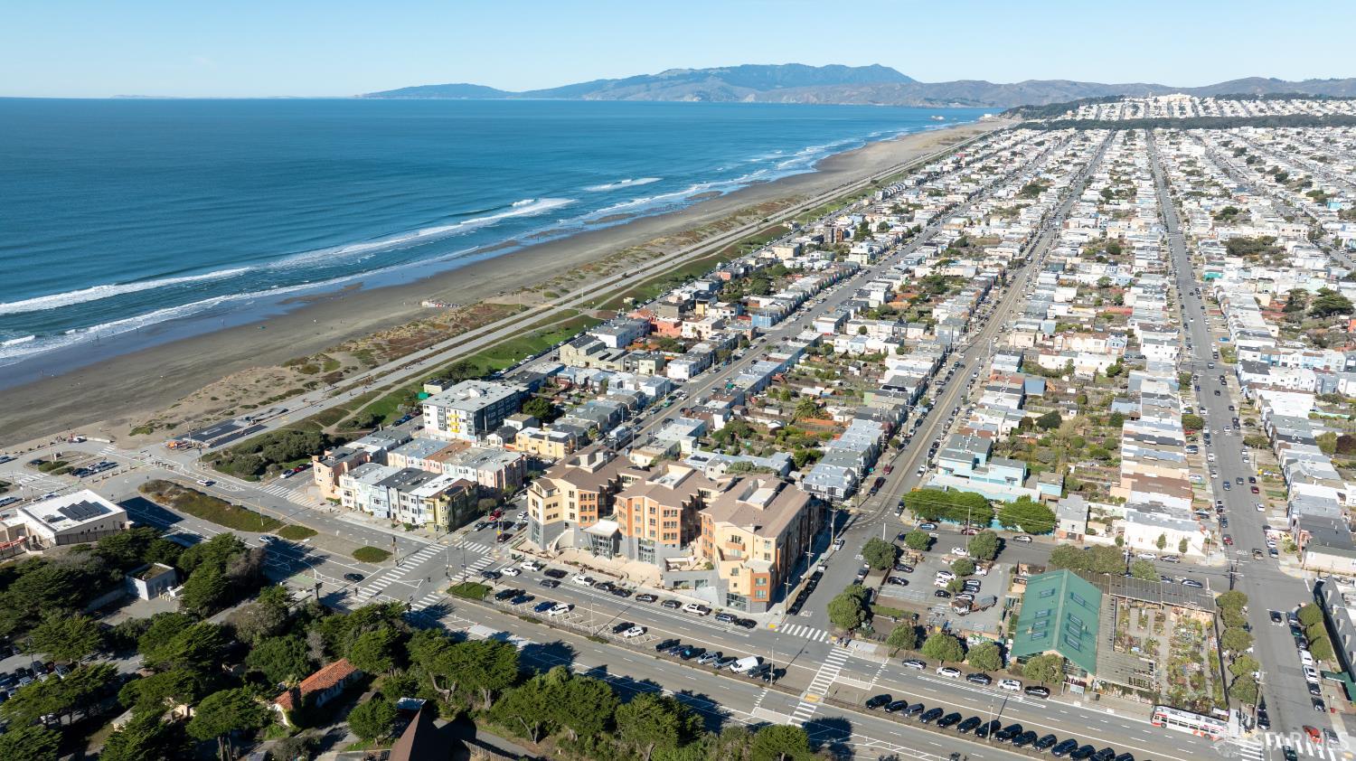 Detail Gallery Image 4 of 83 For 3535 Wawona St, San Francisco,  CA 94116 - – Beds | – Baths