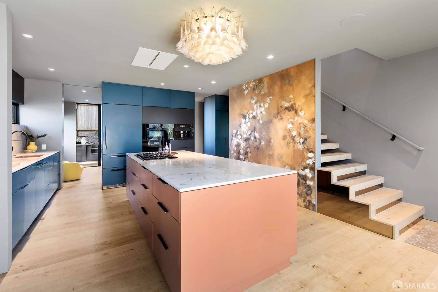 Detail Gallery Image 22 of 99 For 335 Diamond St, San Francisco,  CA 94114 - 2 Beds | 3 Baths