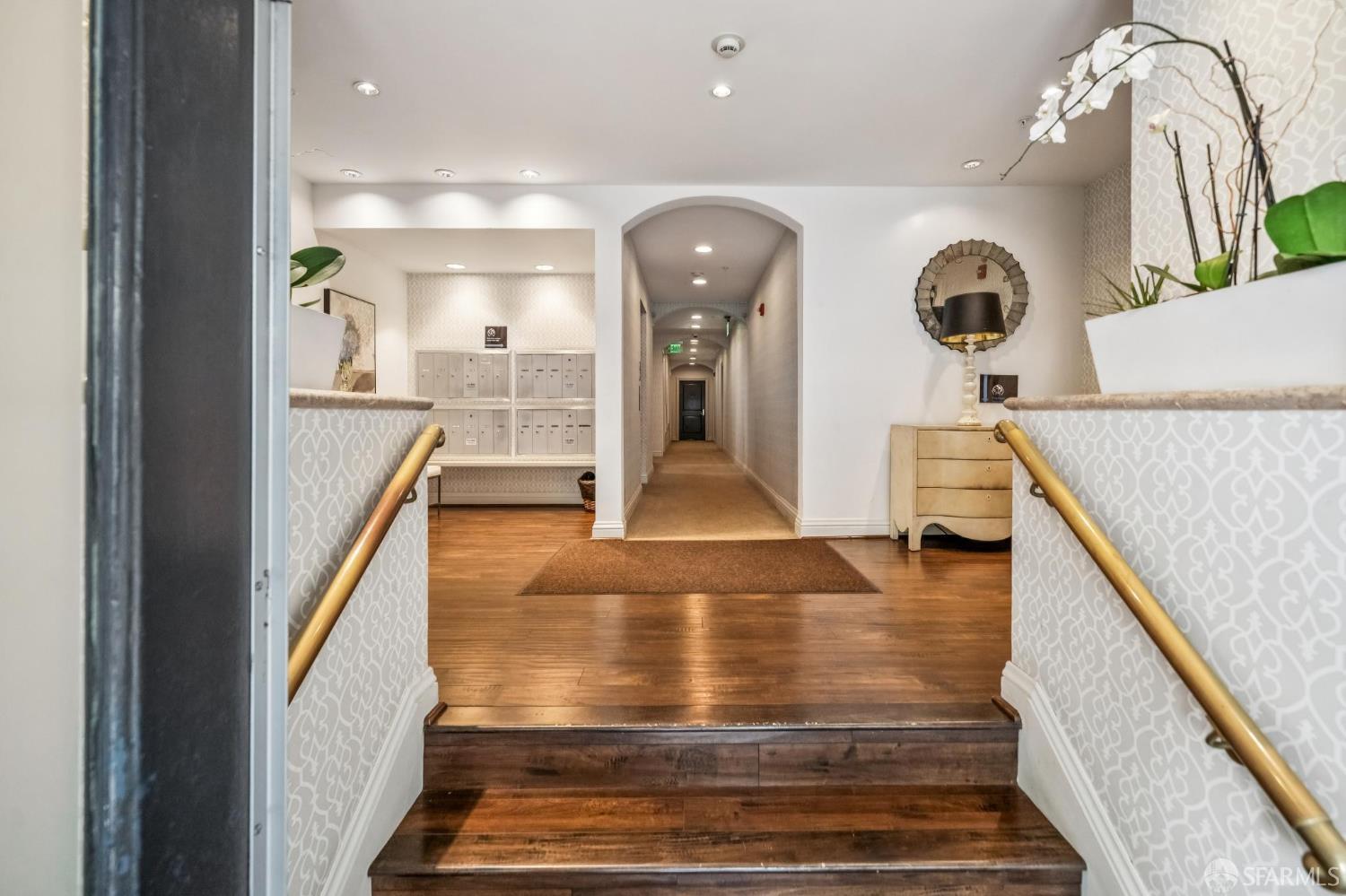 Detail Gallery Image 3 of 34 For 725 Pine St #208,  San Francisco,  CA 94108 - 1 Beds | 1 Baths