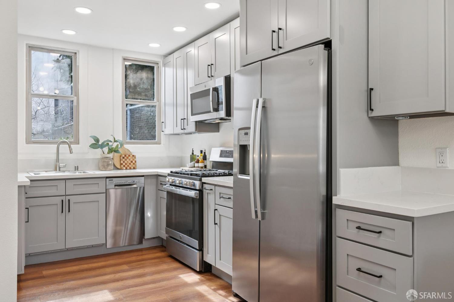 Detail Gallery Image 10 of 83 For 3369 Cesar Chavez St, San Francisco,  CA 94110 - 4 Beds | 4 Baths