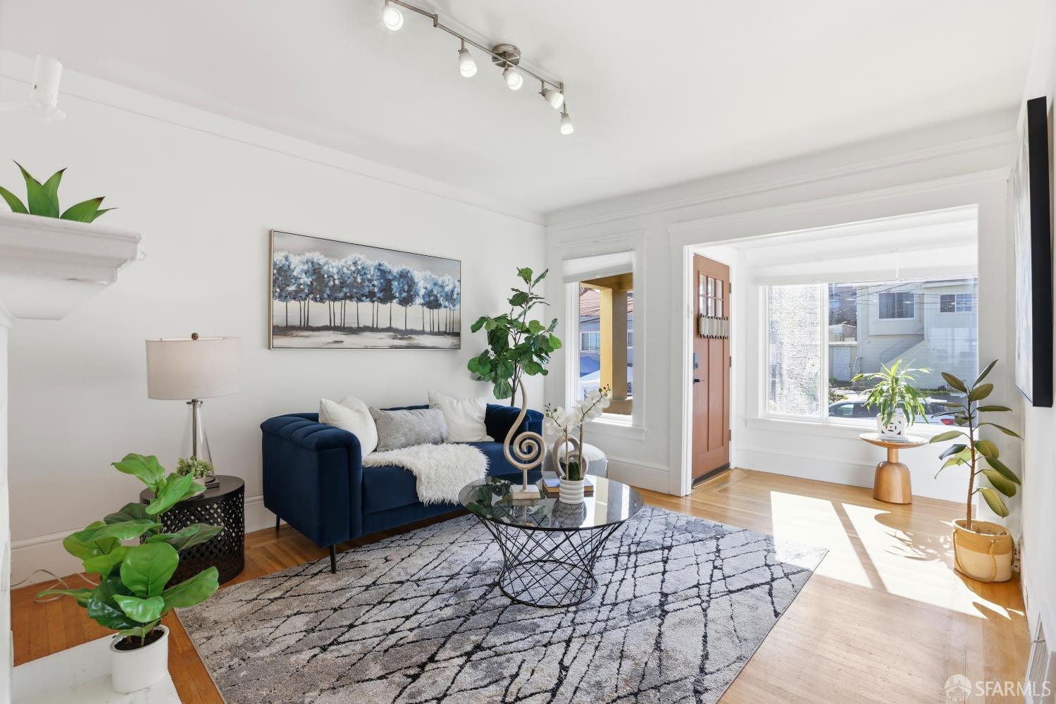 Detail Gallery Image 2 of 44 For 28 Shakespeare St, Daly City,  CA 94014 - 4 Beds | 3 Baths