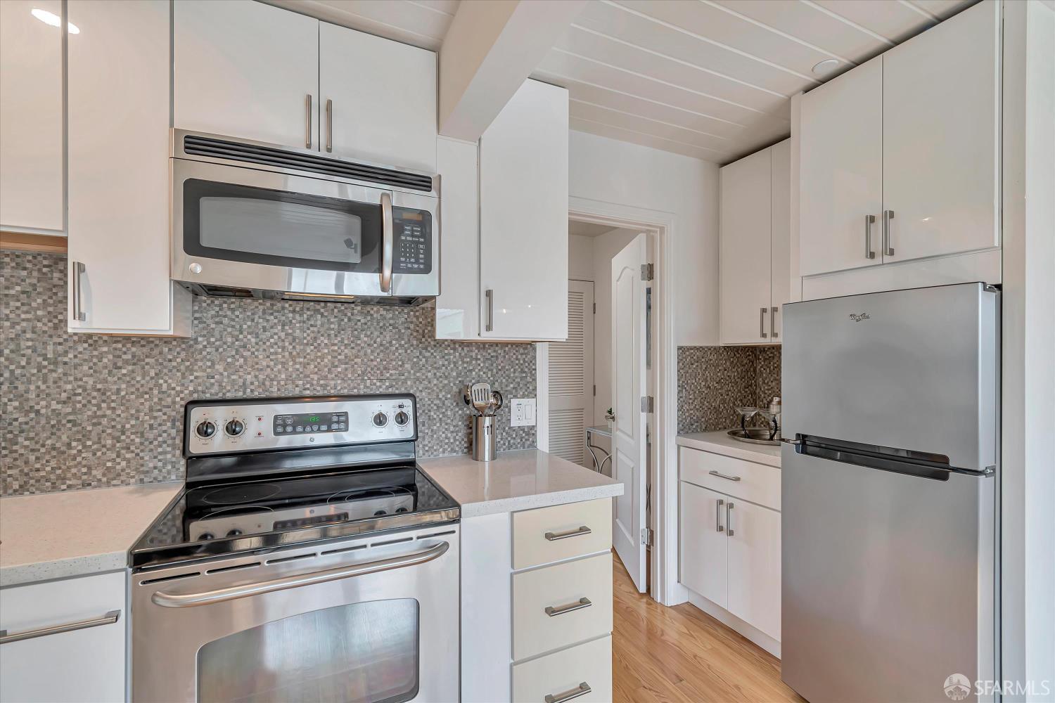 Photo #16: 426106128 Listing: Photo #16