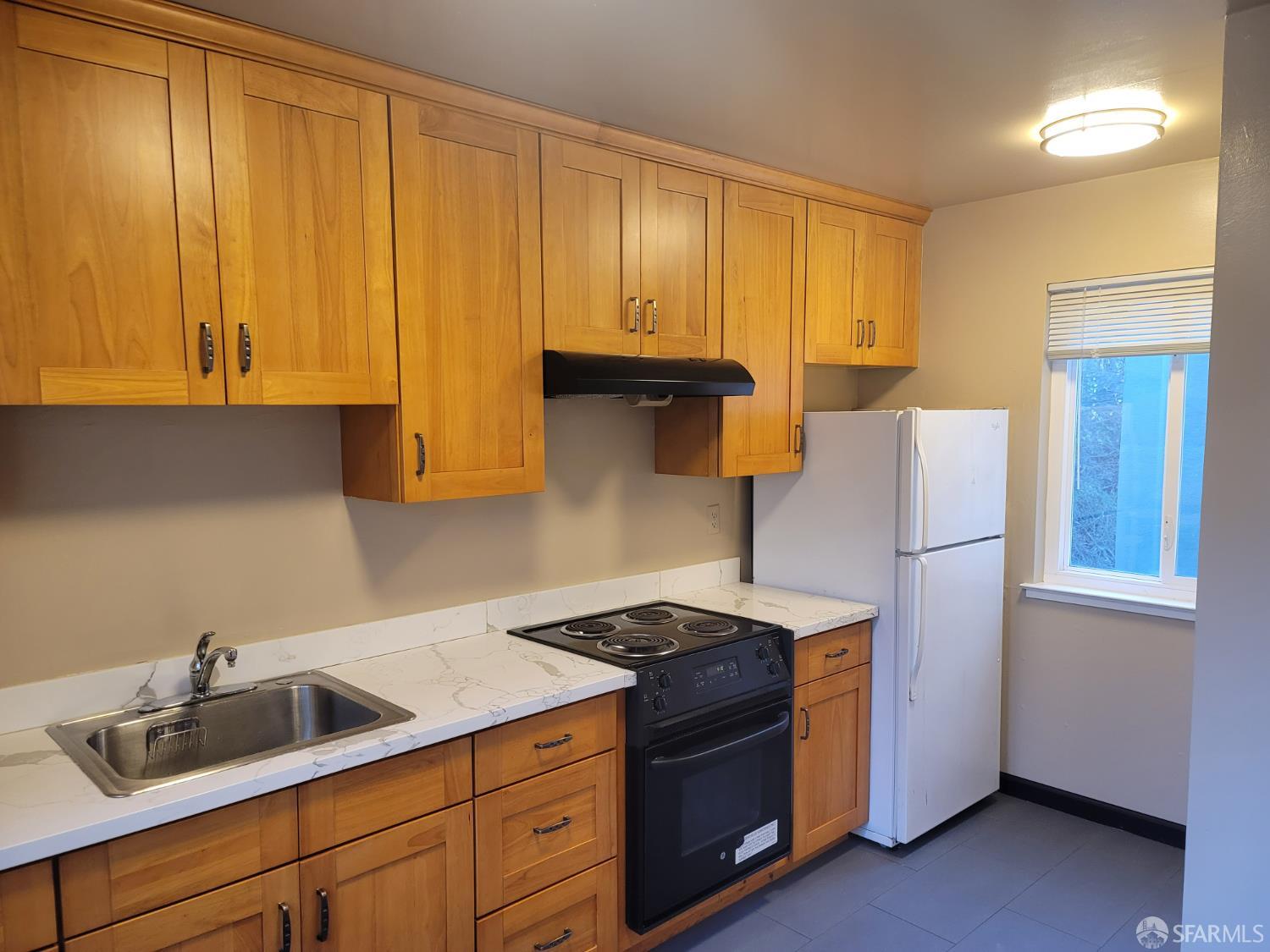 Detail Gallery Image 13 of 20 For 132 Locksley Ave, San Francisco,  CA 94122 - – Beds | – Baths