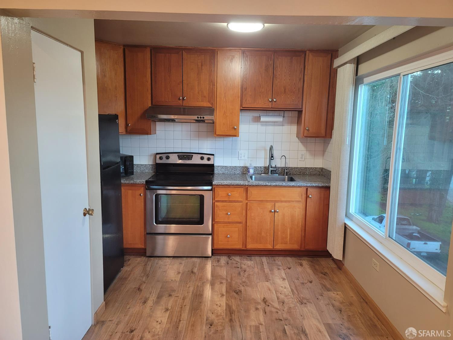 Detail Gallery Image 7 of 20 For 132 Locksley Ave, San Francisco,  CA 94122 - – Beds | – Baths