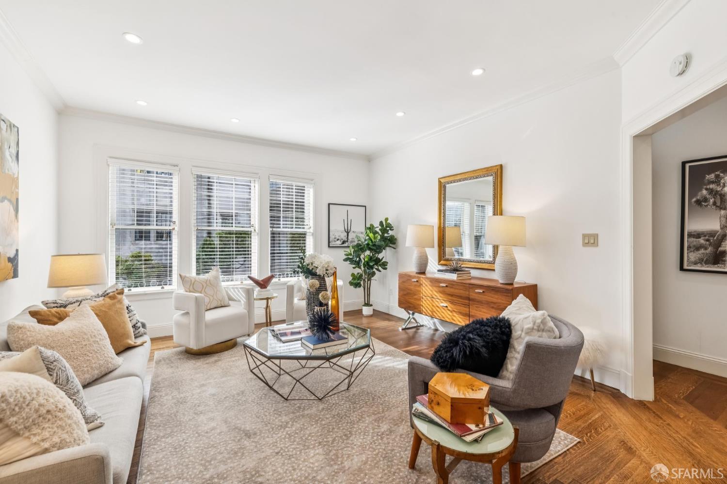 Detail Gallery Image 4 of 59 For 1262 Sacramento St, San Francisco,  CA 94108 - – Beds | – Baths