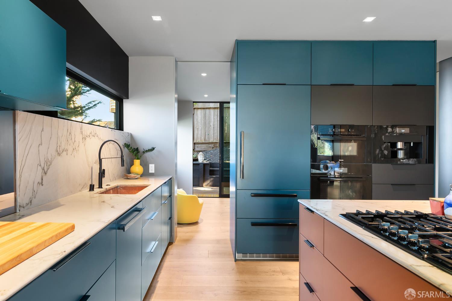 Detail Gallery Image 20 of 99 For 335 Diamond St, San Francisco,  CA 94114 - 2 Beds | 3 Baths