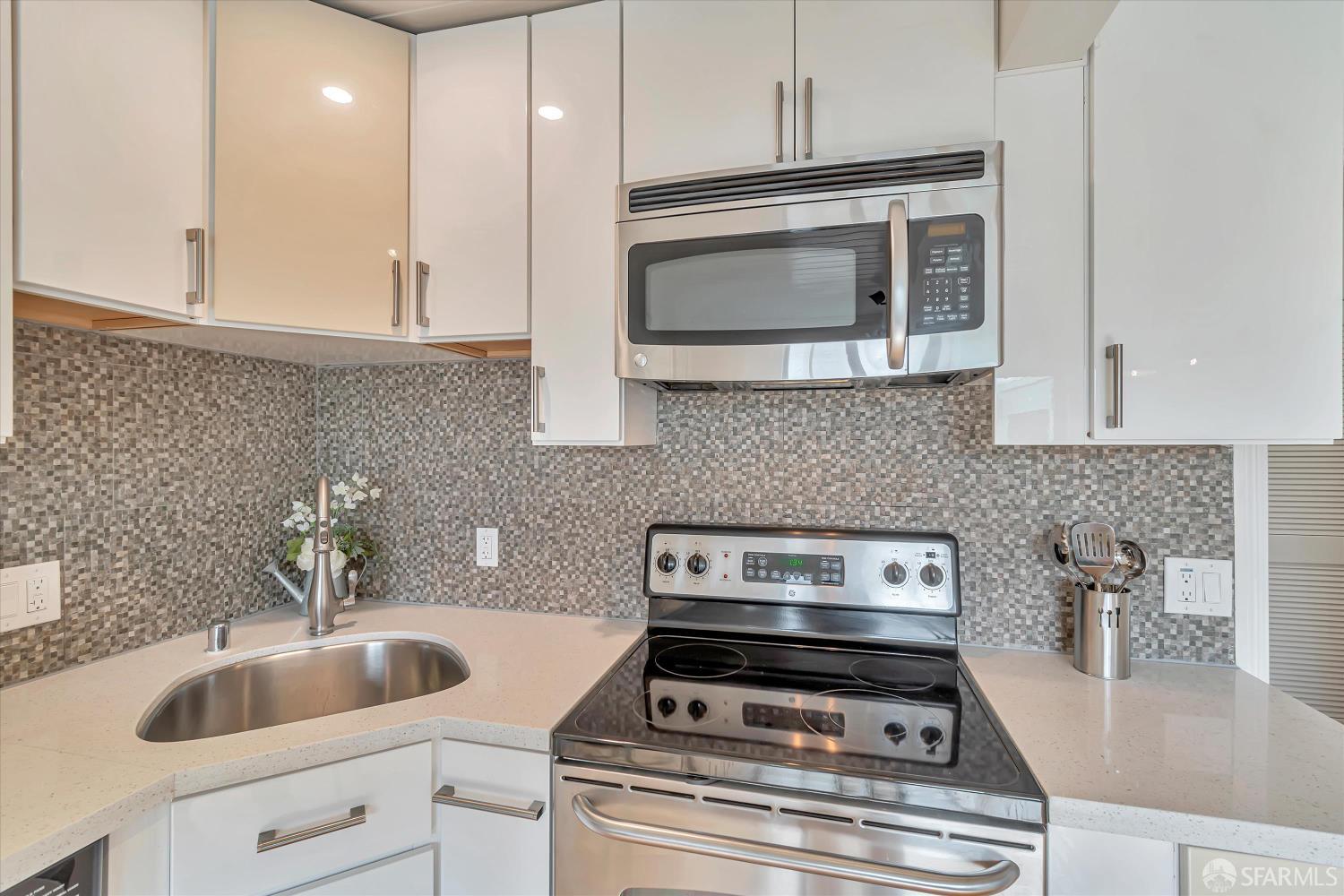 Photo #14: 426106128 Listing: Photo #14