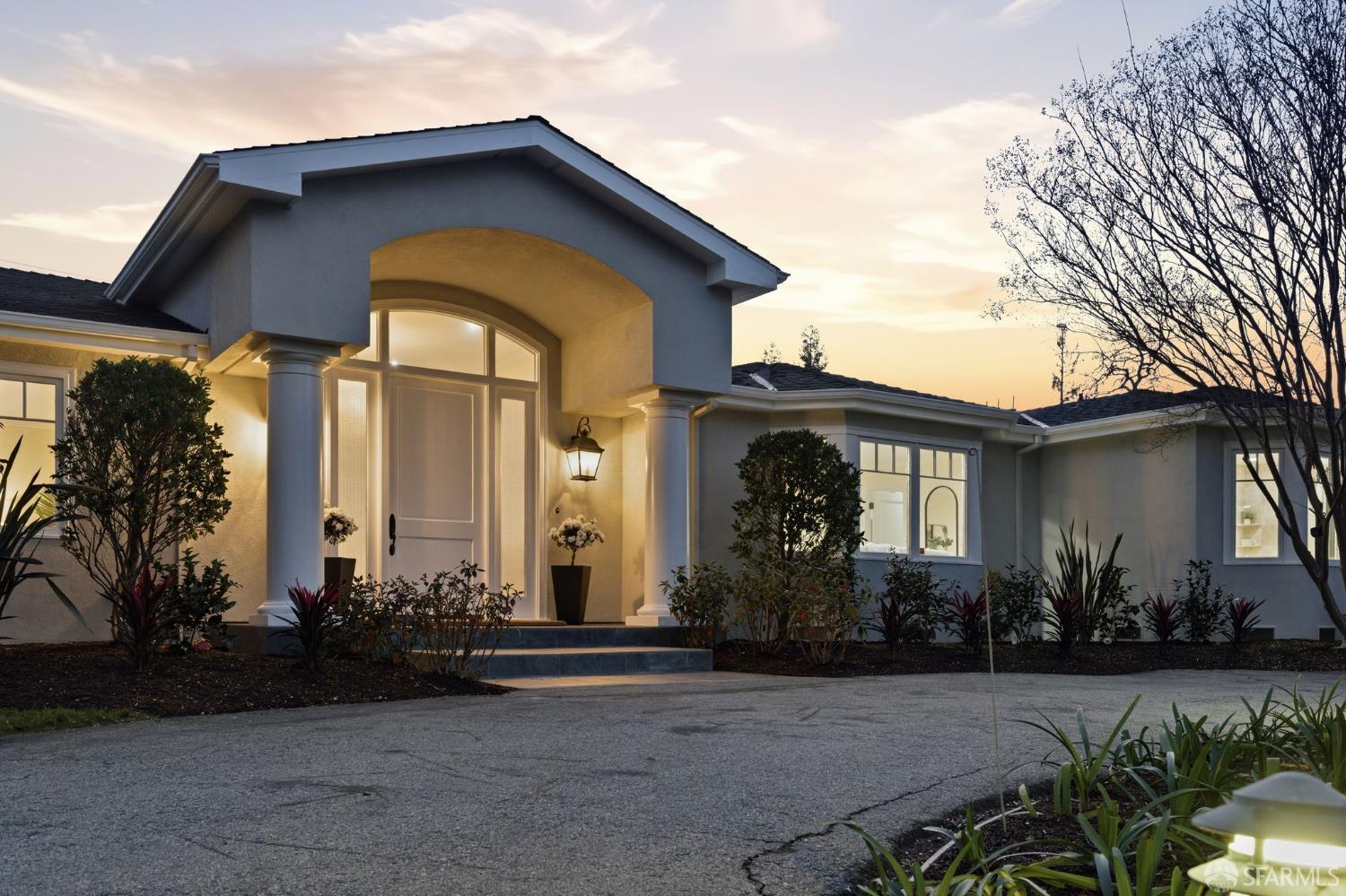 Detail Gallery Image 11 of 21 For 2 Callado Way, Atherton,  CA 94027 - 5 Beds | 4/1 Baths