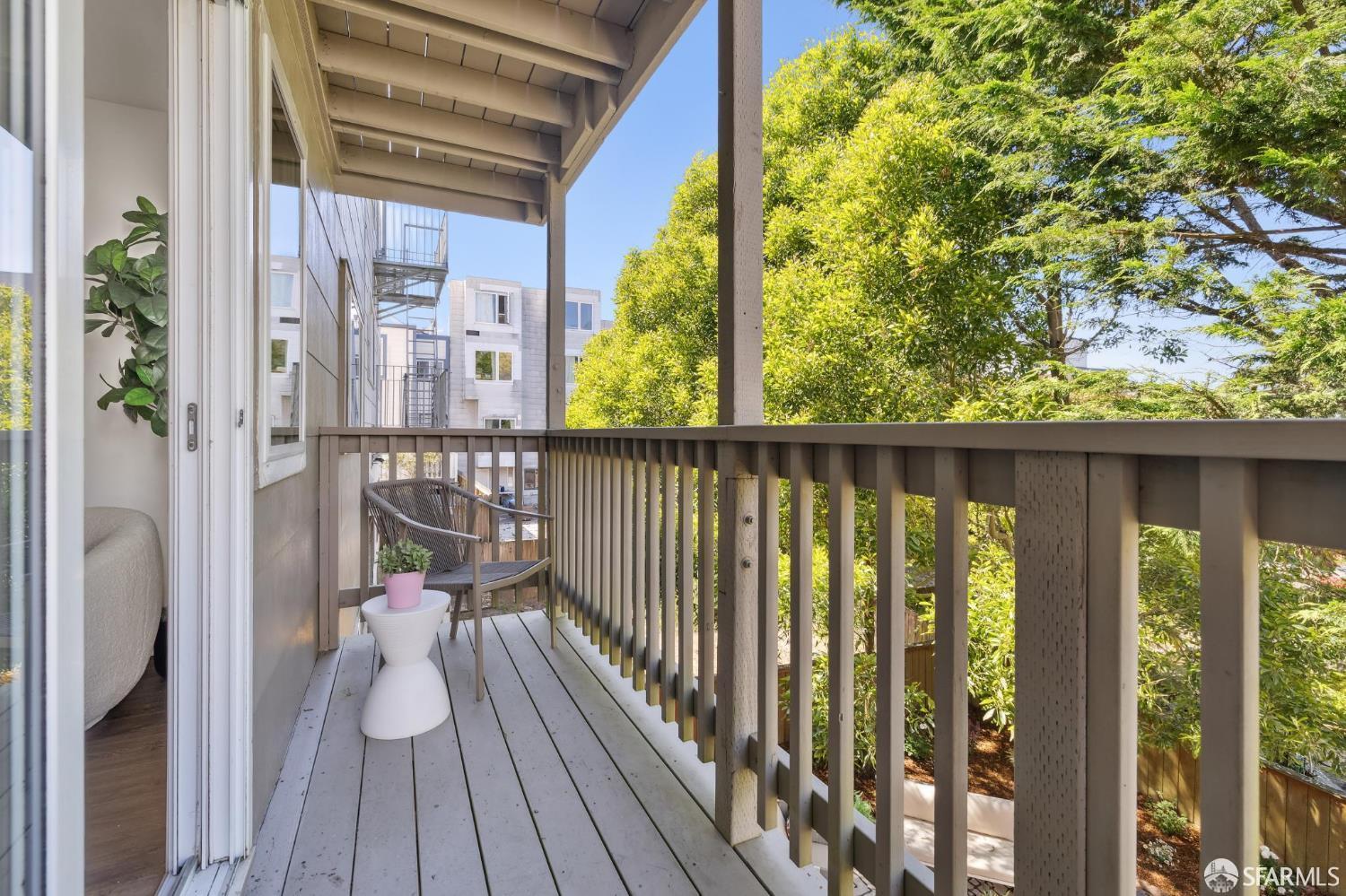 Detail Gallery Image 16 of 27 For 118 Ortega St, San Francisco,  CA 94122 - 4 Beds | 3 Baths