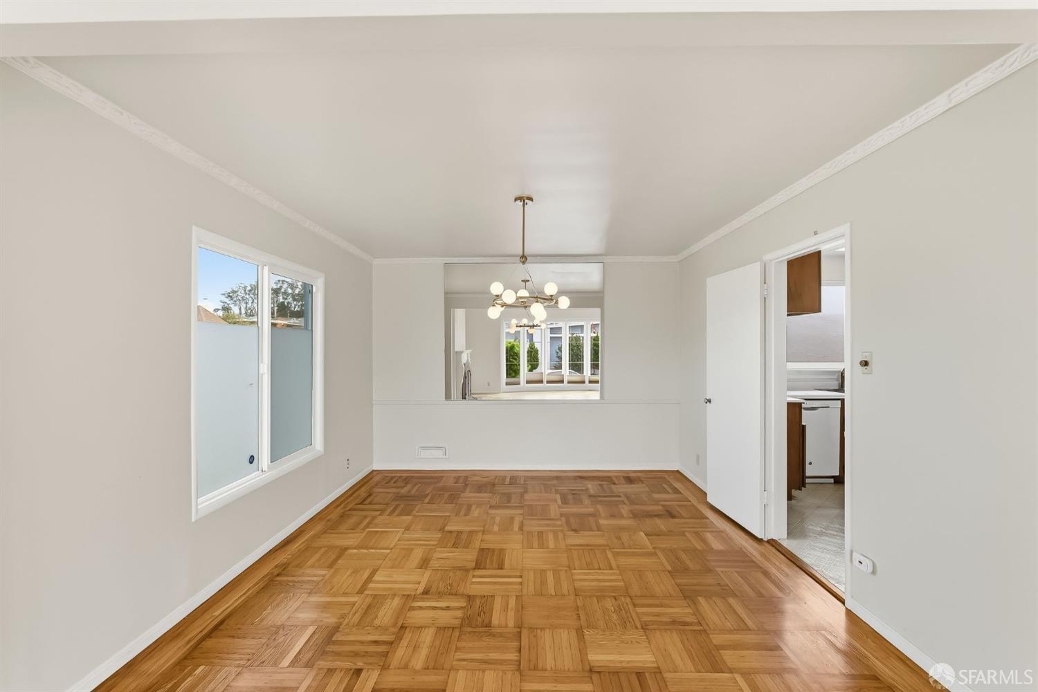 Detail Gallery Image 7 of 40 For 98 Lake Forest Dr, Daly City,  CA 94015 - 3 Beds | 2 Baths