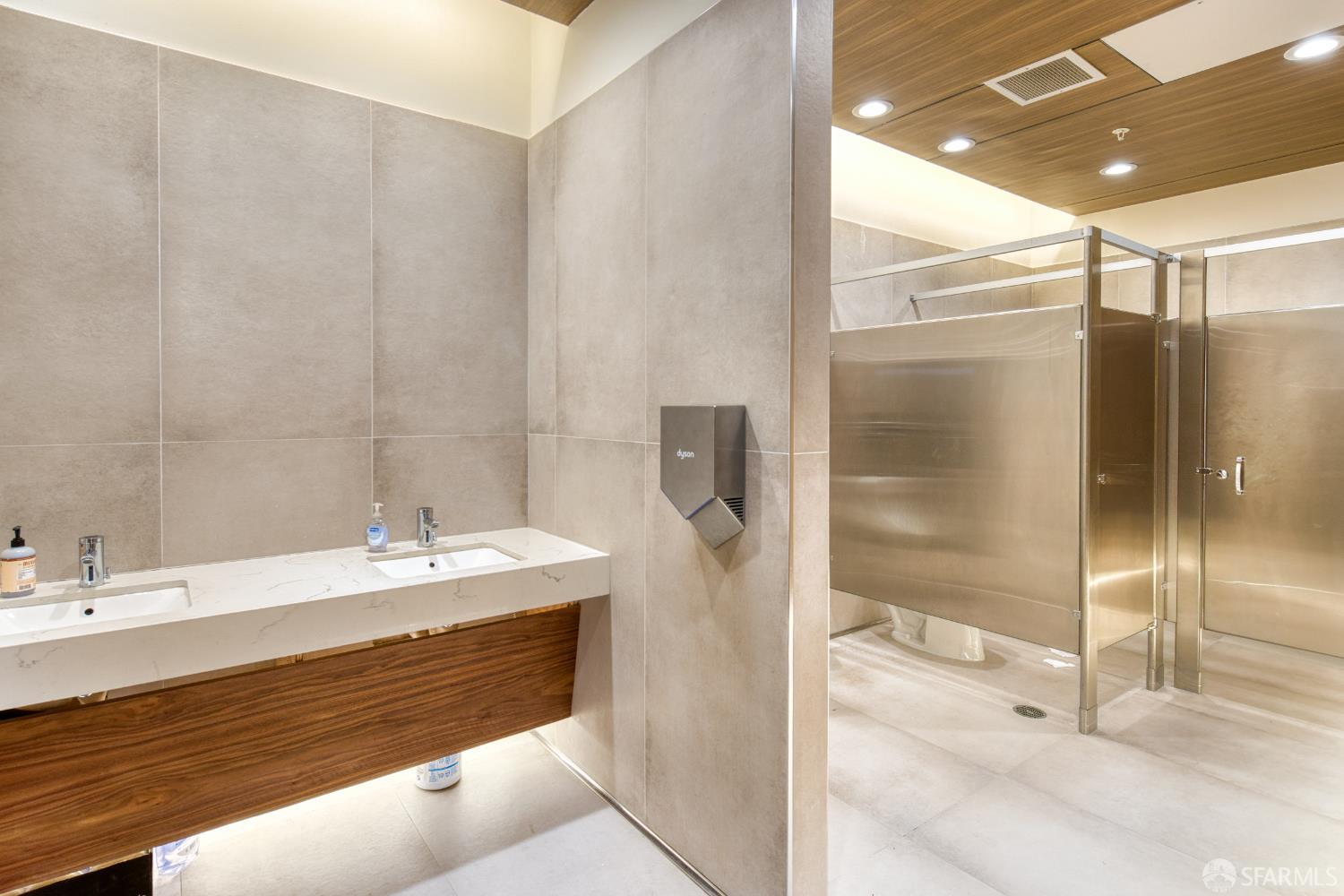 Detail Gallery Image 79 of 83 For 3535 Wawona St, San Francisco,  CA 94116 - – Beds | – Baths