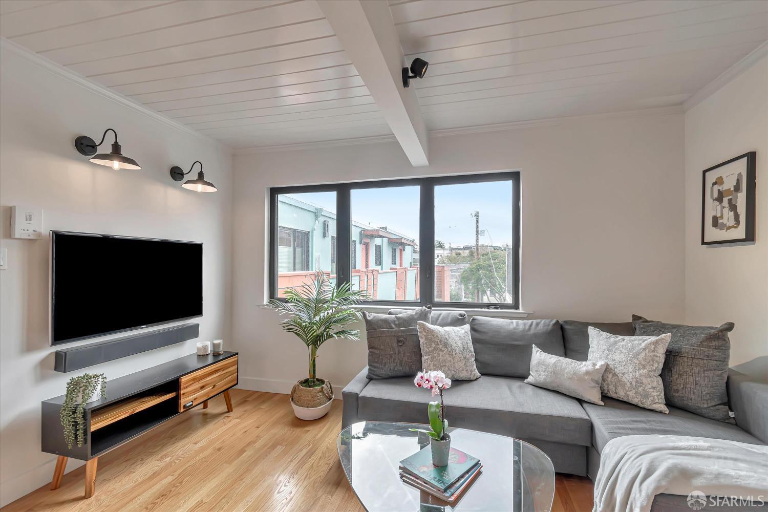 Photo #3: 426106128 Listing: Photo #3