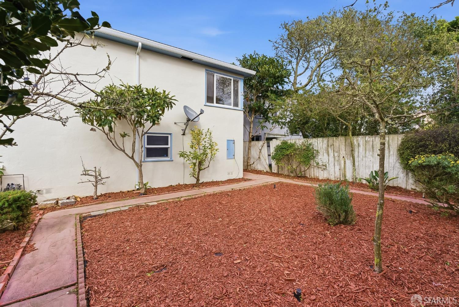 Detail Gallery Image 28 of 40 For 98 Lake Forest Dr, Daly City,  CA 94015 - 3 Beds | 2 Baths