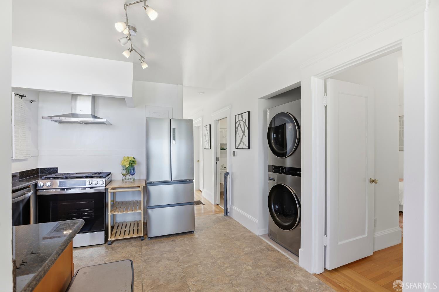 Detail Gallery Image 15 of 44 For 28 Shakespeare St, Daly City,  CA 94014 - 4 Beds | 3 Baths