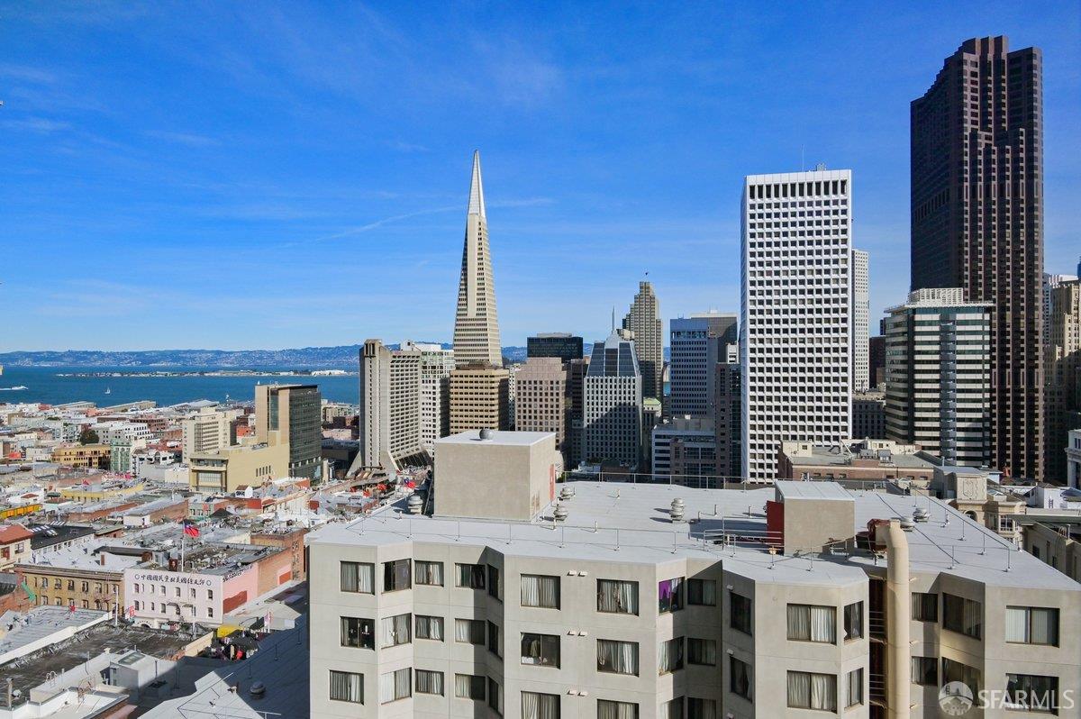 Photo #4: 426105983 Listing: Photo #4