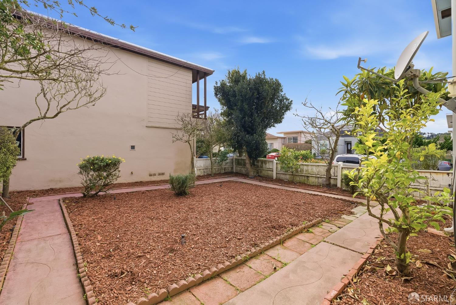 Detail Gallery Image 29 of 40 For 98 Lake Forest Dr, Daly City,  CA 94015 - 3 Beds | 2 Baths