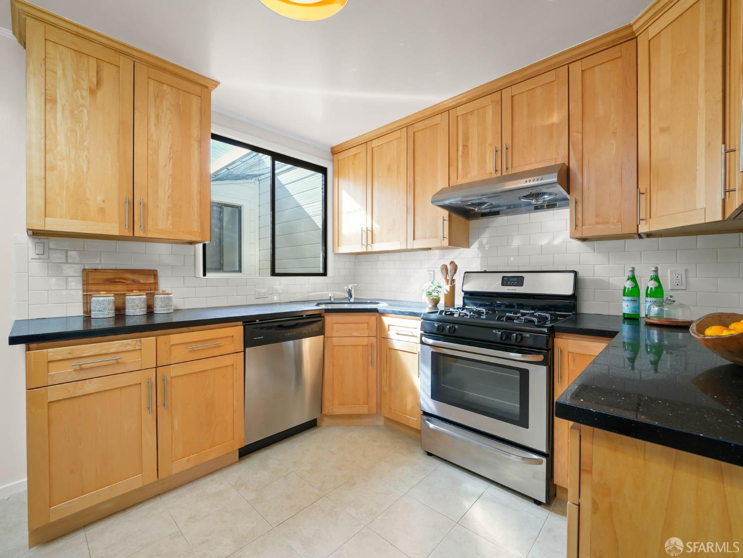 Detail Gallery Image 9 of 37 For 3427 Lincoln Way, San Francisco,  CA 94122 - – Beds | – Baths