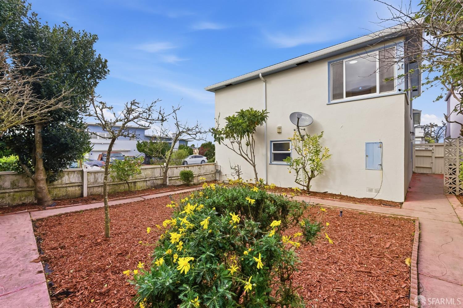 Detail Gallery Image 30 of 40 For 98 Lake Forest Dr, Daly City,  CA 94015 - 3 Beds | 2 Baths